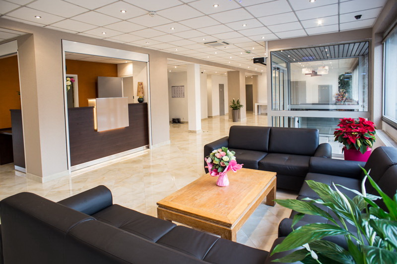 paris hotels disneyland - lobby